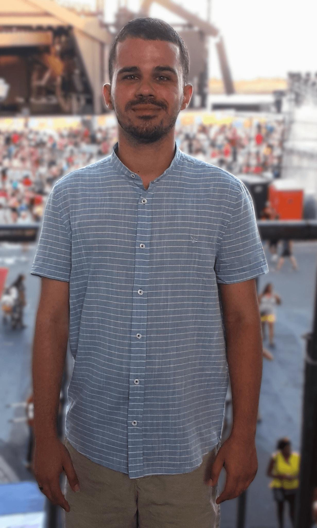 Bolsista CNPQ RHAE - Especialista Visitante. Especialista em Design – UFPE. Atuação em parcerias estratégicas. Gestão de redes sociais